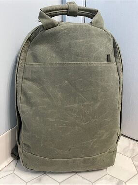 DAY OWL Everyday Canvas Backpack in Olive Green